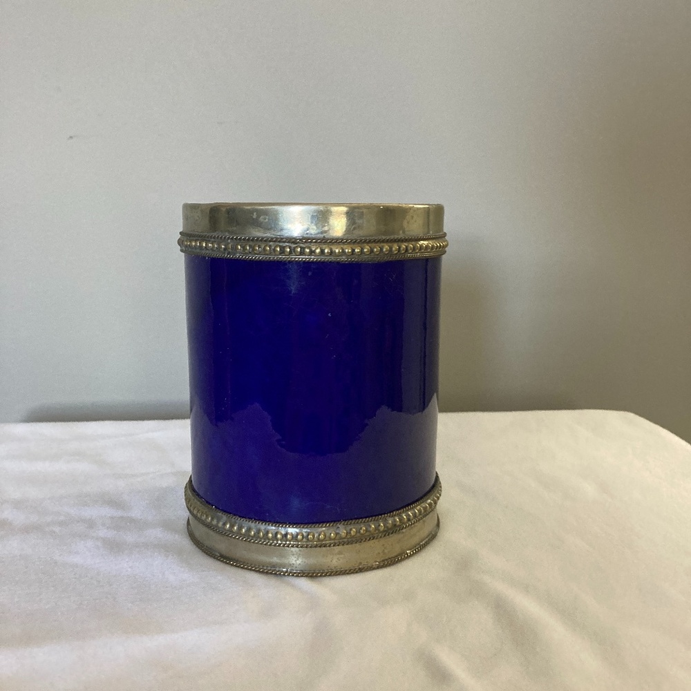 Artisan Glass Vase - Picture 2 of 4